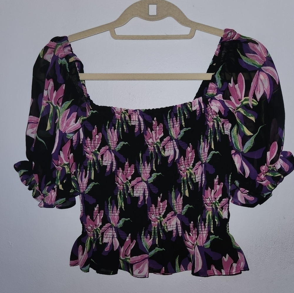 Wayf Sz S Amos Floral Smocked Black Pink Top Cropped